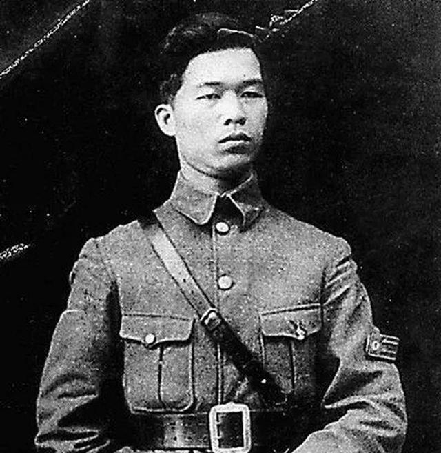 蒋介石曾坦言：世上只有两人能取代我，第一是毛主席，另一人是谁