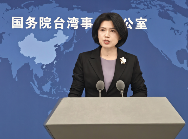 台军军演向海峡开火！不料事故接二连三，导弹发射车竟栽进水沟？
