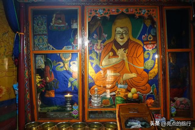 宗喀巴大师亲自建立的格鲁派第一座寺院，格鲁派的祖寺——甘丹寺