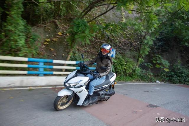 迎着阳光 向着南山 与鸿150S奔跑在城市和山野之间