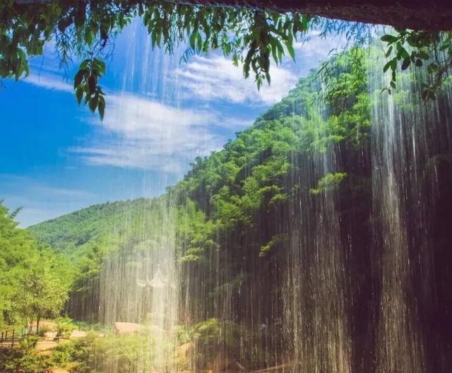 悦·遵义丨赤水上榜《中国国家地理》杂志“中国最美瀑布”挑战者榜单！
