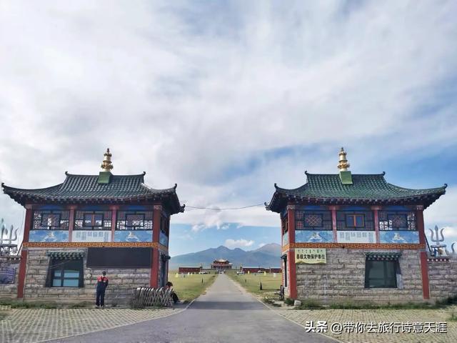 新疆巴音布鲁克草原的湿地风光