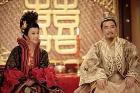 武则天晚年有多荒诞？为了跟张氏兄弟厮守，她把亲孙子活活打死了图片