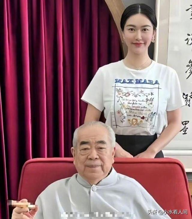 笑不活！医生解读87岁范曾生孩子	，戳穿“遮羞布”，评论区太有梗