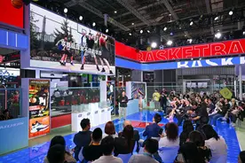 把运动场景“搬”进展会，运动品牌狂晒“首发”产品图片