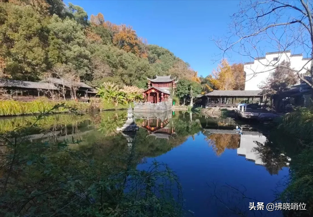 周小平：一路风景看不尽——我和孙子奶奶的自驾游纪行拂晓哨位