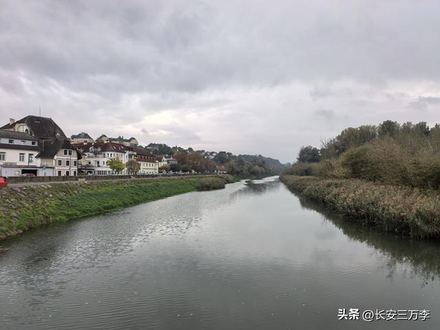 欧洲行第7天：参观世界文化遗产梅尔克修道院，逛维也纳和美景宫