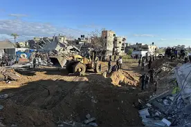 以军轰炸加沙地带一处民宅 造成4人死亡图片