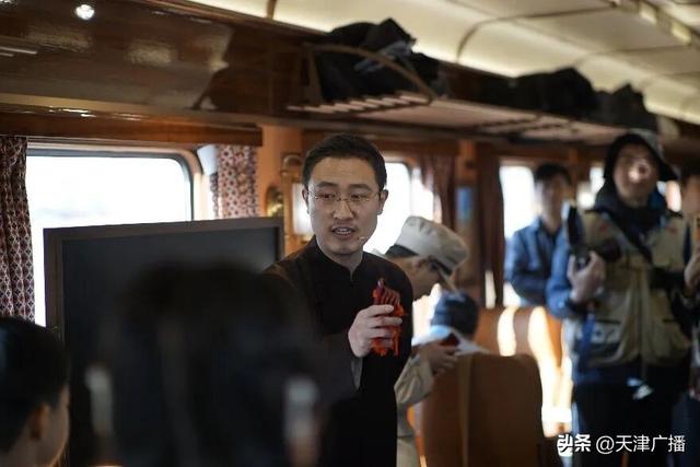 刷爆朋友圈！天津这趟列车太会了！
