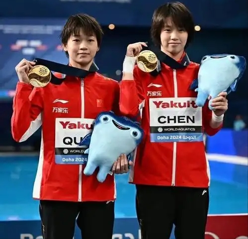 同是冠军父母，陈芋汐父母夸女儿很自律，全红婵母亲却说：胖点好