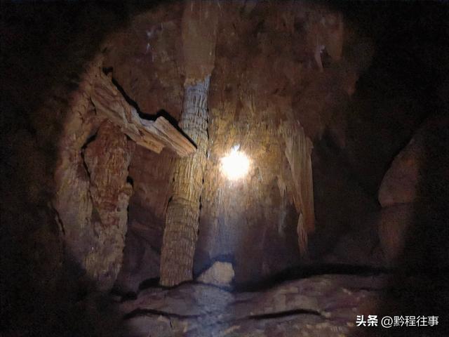 探险贵州深山原始溶洞，遇见一个躲匪洞、一座红军坟