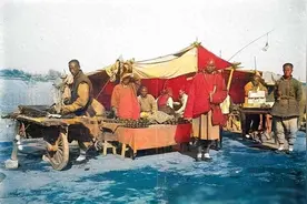 朝鲜老照片曝光：妇女裸露，撩裙露腿引发大争议！！！图片