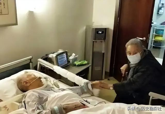 韩先楚夫人有多美？1970年的珍贵留影，她50岁容貌出众天生丽质