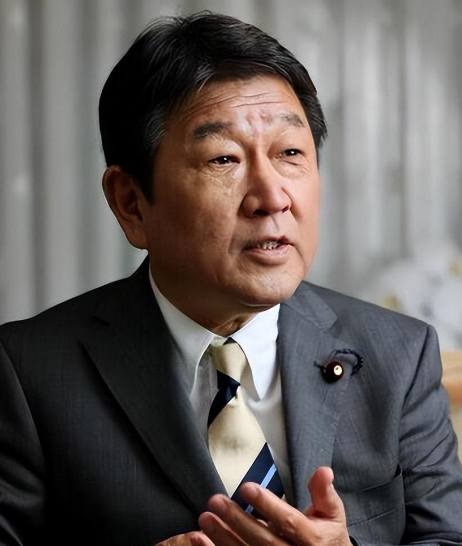 轰炸机直逼东京，特朗普施压，日方提波茨坦公告，给中方最想要的