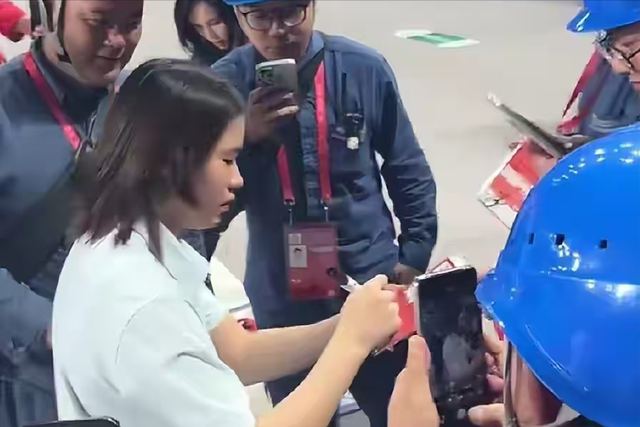 不愧是全红婵！全运会后干了两件大事，难怪成龙这样评价她