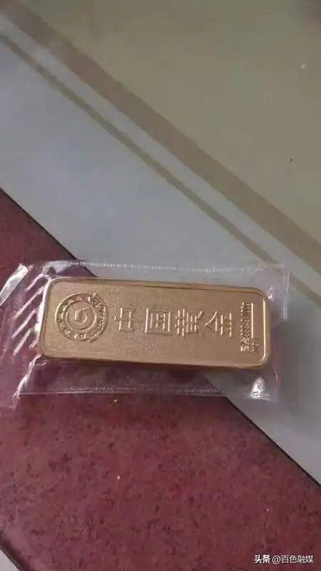 承认了，全是演的！她的真实身份曝光