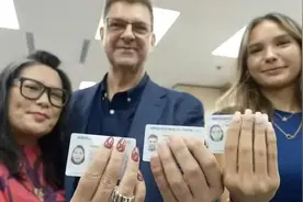 约2万非中国籍香港永久性居民获发来往内地通行证丨香港一日图片