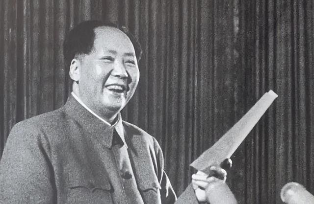 1976年运送毛主席遗体，发生三个“想不到”，华：人民不想主席走