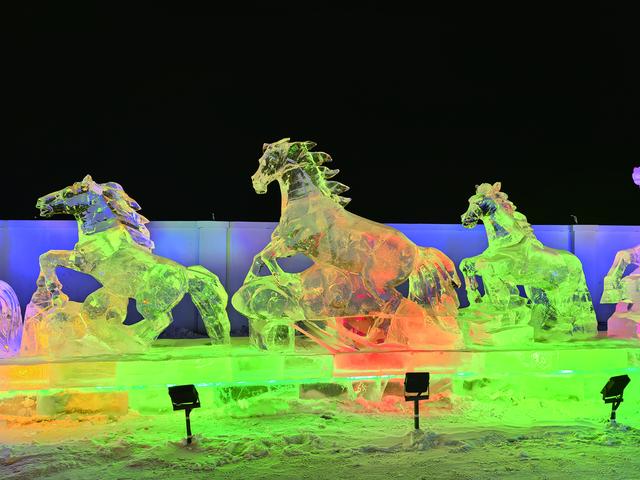 齐齐哈尔：冰雪与欢乐的激情碰撞 ——市星河湾梦幻冰雪嘉年华试营业首日见闻