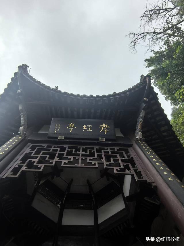 很多朋友到重庆大足区都优先选择到宝顶山石刻，忽略了北山石刻