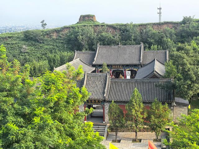 晋北的忻州古城很大，游客非常多，是我所见古城中最热闹古城景区