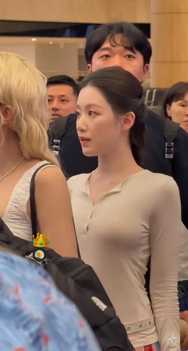 终于知道为什么叶舒华是门面了，往那一站颜值气质就鹤立鸡群呀