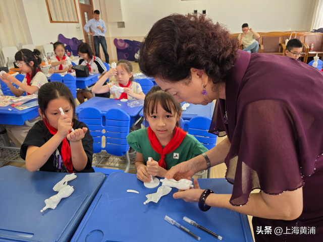 当汉服邂逅科技，黄浦科普月活动点亮少年文化创新路