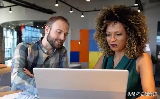 中国AI投资模型碾压美国!美国四大AI旗舰为何惨败?