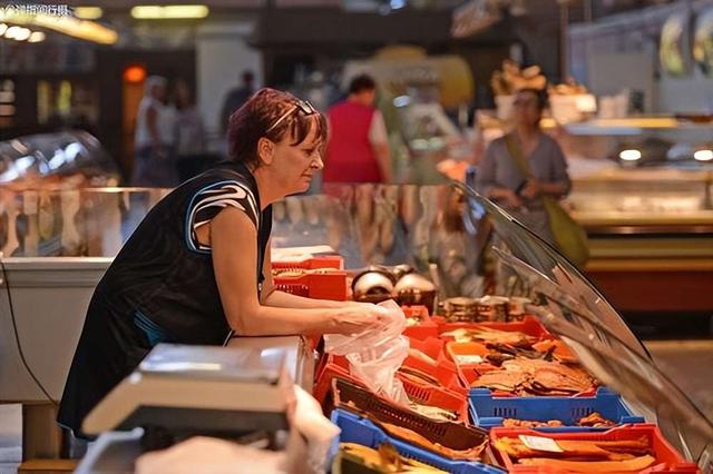 反击战全面打响！中方开始掀桌	，27国同时收到通牒，事态已很严重