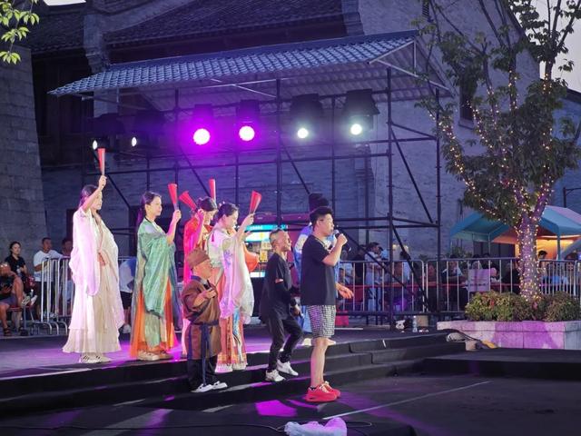 音乐与甜蜜撞满怀！2025汉中秦岭熊猫音乐嗨唱季中秋月饼主题专场来袭~