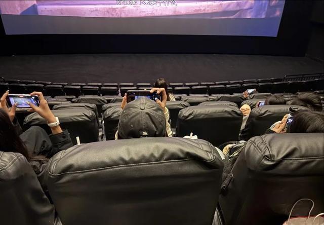 票房暴跌一夜缩水4亿，人民日报发文怒斥：“疯狂盗摄城”