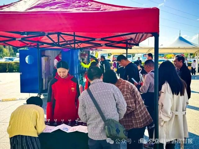 芦芽山国庆假期人气爆棚 红色氛围与秋日风光引客来