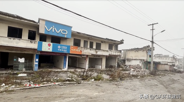 一座被大地“吞掉”的小镇！昔日贵州煤都，如今成了荒山空城？