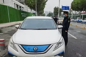 网约车司机未拿到从业资格证“抢跑”被查图片