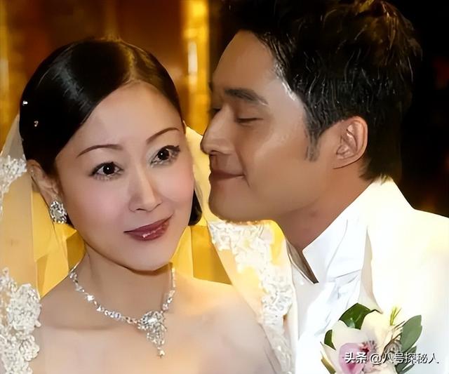 结婚10年被丈夫出轨8次！最后出轨蒋勤勤，年仅43岁抑郁烧炭自尽