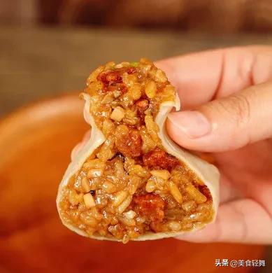 做烧卖皮“水和粉”好多人比例就弄错了,难怪皮难擀,干硬不好吃
