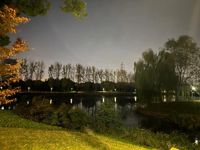 夜步嘉兴中央公园