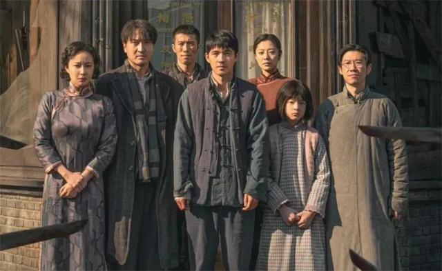 2025年“十佳电影”：《戏台》第6，《哪吒2》第4，第1名当之无愧