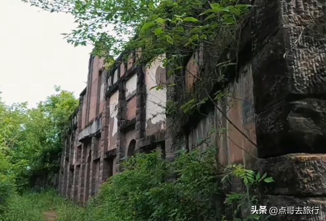 成都近郊，超级冷门徒步，山野藏流传已久的石屋，地铁公交直达！