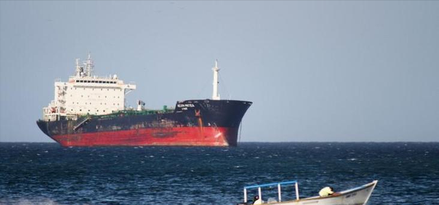 与俄成卧龙凤雏？川普一脚一个坑，空袭叙利亚，准备在家门口开战