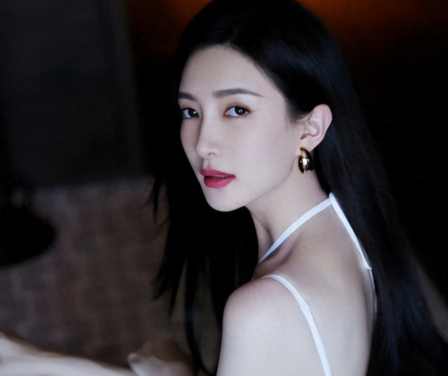 与富商海外产子真相大白6个月，江疏影近照曝光，王传君说对了