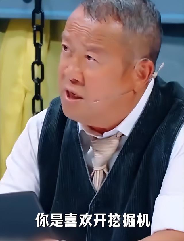 没想到，73岁唐国强受邀观礼阅兵刚一个月，竟再令所有人刮目相看