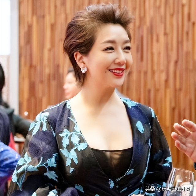 钱再多有什么用？58岁身家过亿的江珊，每天为27岁女儿操碎了心