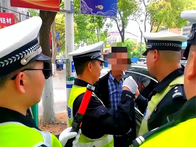 交警提醒：无证酒驾。隔夜酒驾，全部取缔！喝酒不开车