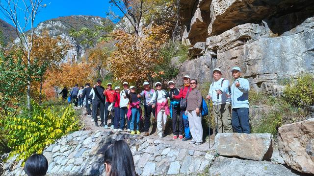 花最少的钱，看最美红叶，邢台佛照山，我们坐火车公交来啦