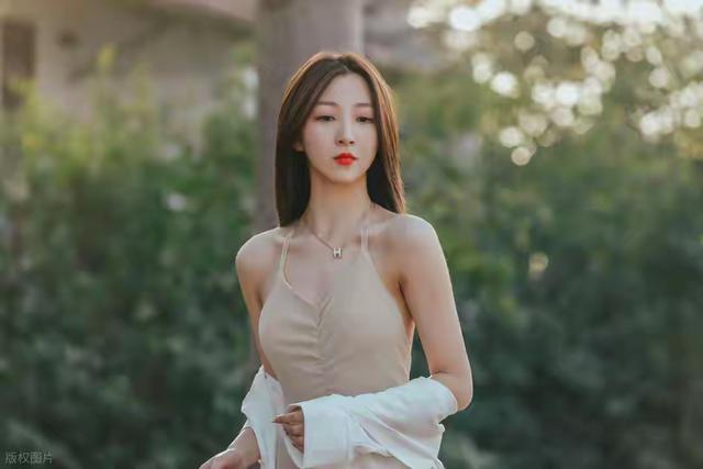 女人发“在干嘛”？高情商男人都这样“神回复”，让她心动一整天