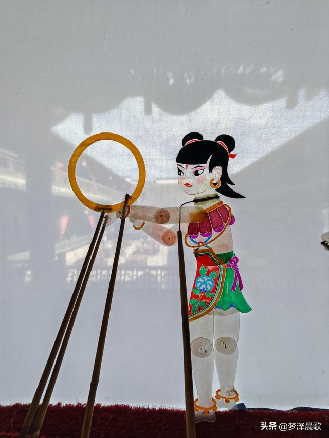 湖北：光影千年舞祥云 云梦皮影戏《哪吒闹海》唱响非遗新韵