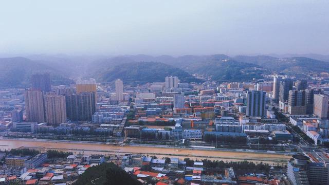 山西吕梁拉来央视跨年晚会聚明星，比拼长治中秋晚会太原演唱会