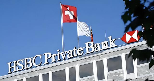 历史开了个玩笑，先倒下的不是乌克兰，而是百年中立的瑞士？