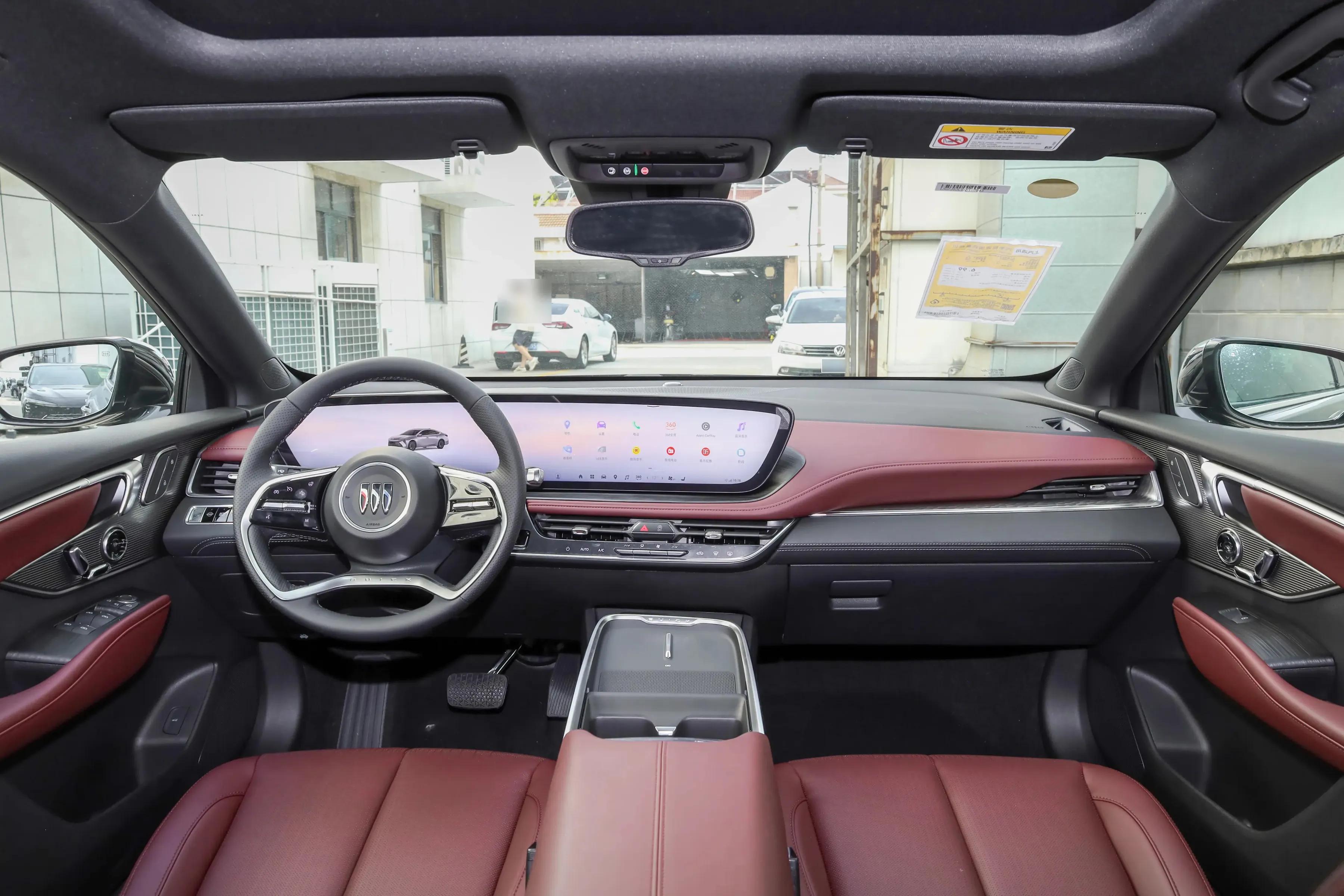 2026款别克君越与迈腾对比 15.99万一口价别克君越 18英寸轮辋君越内饰设计_新君越2.0t油耗大吗